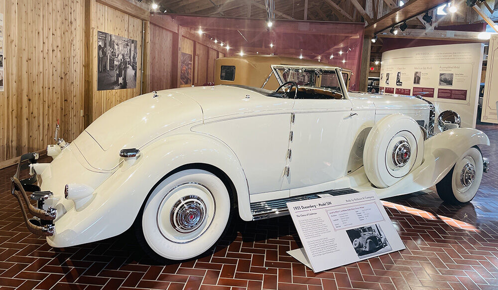 The_Gilmore_Car_Museum_1935 Duesenberg Model SJN.JPG